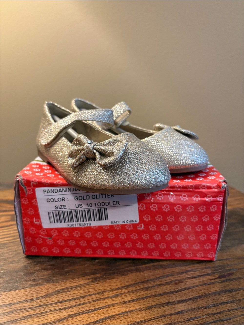 Toddler Gold Glitter Mary Jane Shoes with Decorative Bow